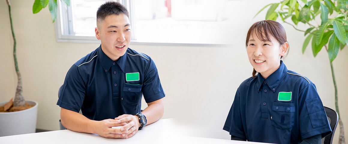 笑顔の社員たち