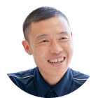 笑顔の男性社員