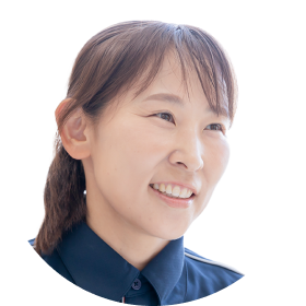 笑顔の女性社員