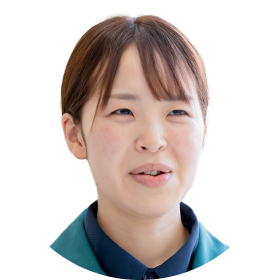 笑顔の女性社員