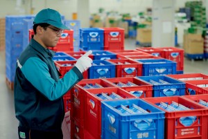 仕分けスタッフ（食品）／マイカー通勤OK＆有給初日付与