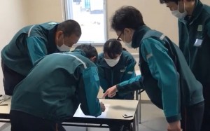 要リフト免許/実務未経験OK／倉庫内でのリフトオペレーター