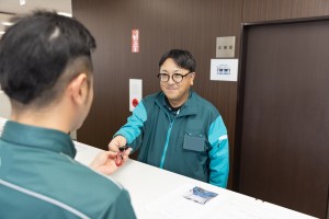 小型トラックドライバー／食品配送／夜勤