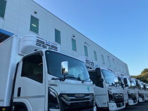 夜勤×近距離ドライバー／コンビニ商品配送／未経験歓迎