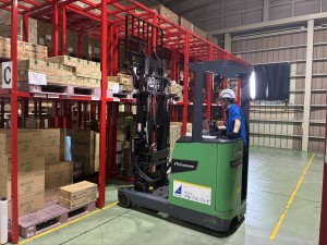 要リフト免許/実務未経験OK／倉庫内でのリフトオペレーター